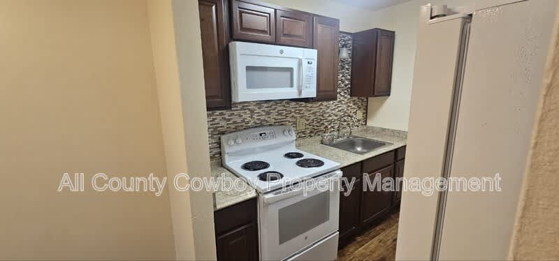 126 S Cribbon Ave – photo 3
