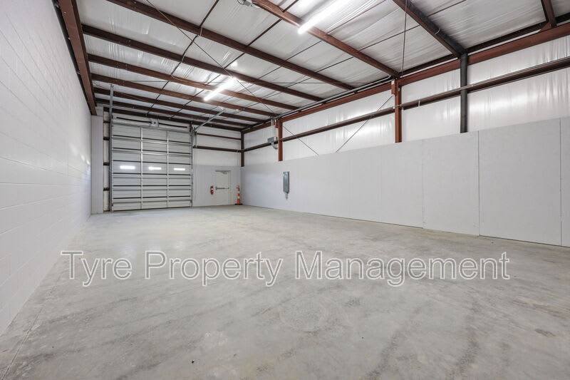 3945 Lee Street – photo 4