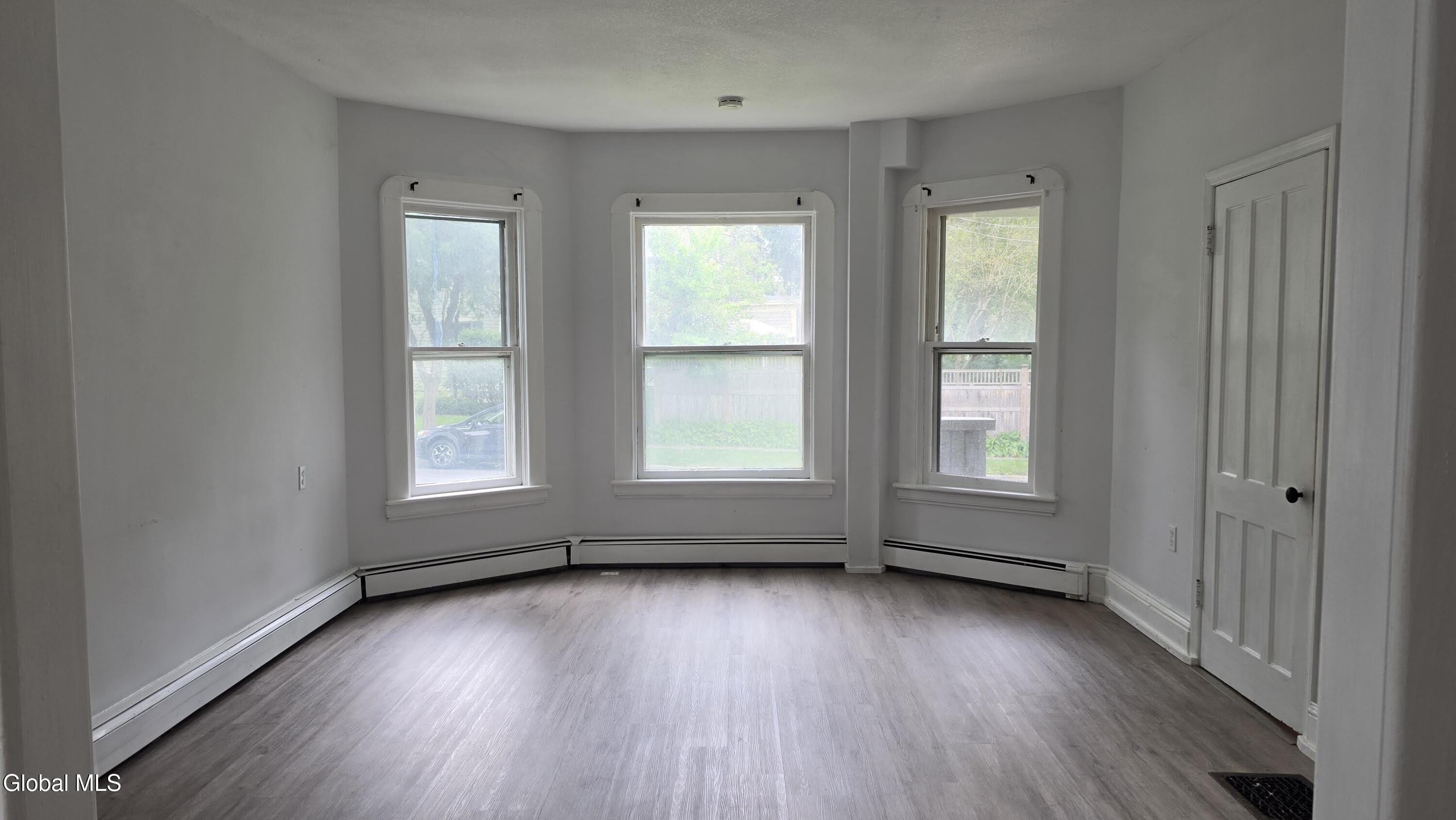 107 N Ten Broeck Street – photo 3