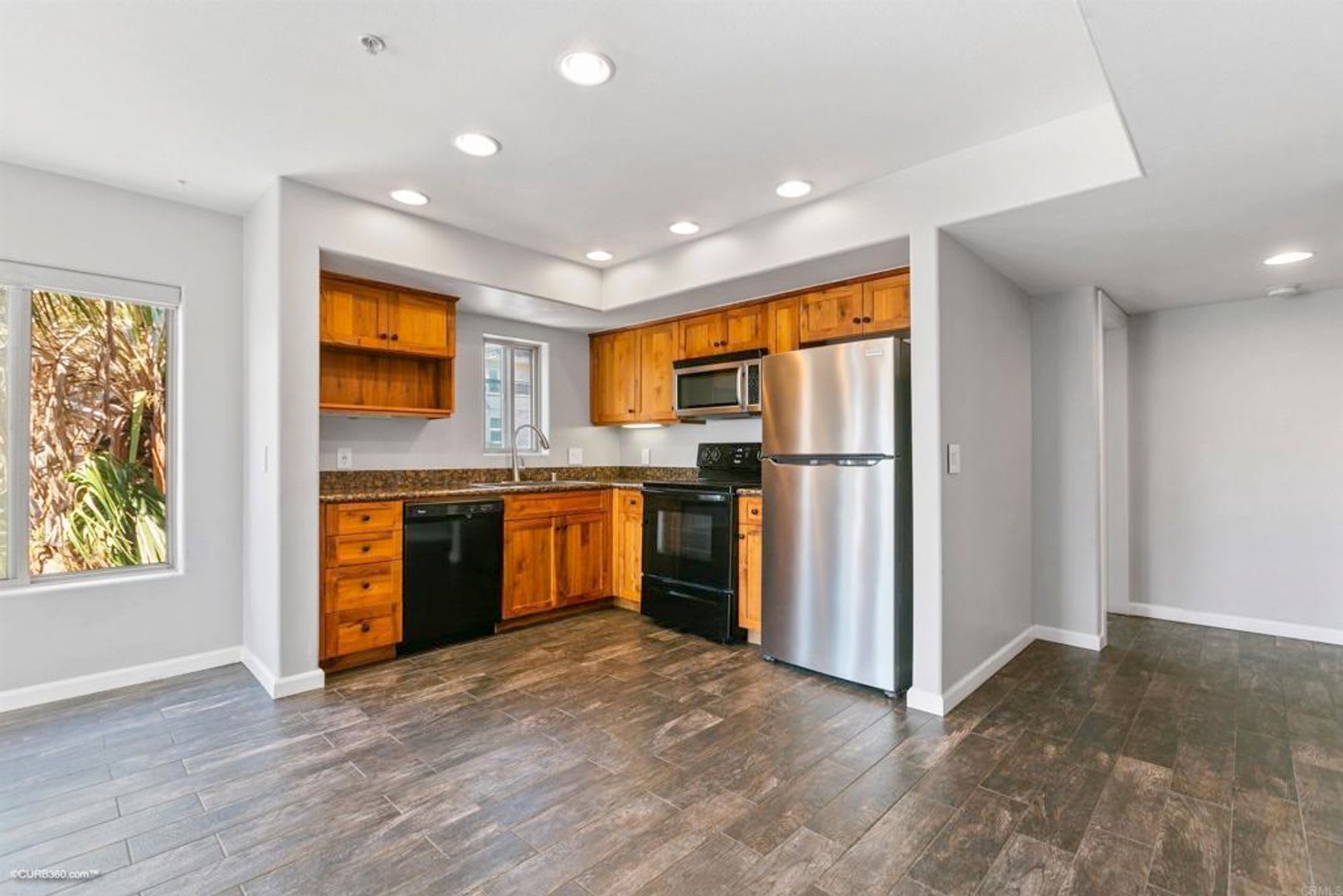 2 Bed 2 Bath Little Italy Condo – photo 5