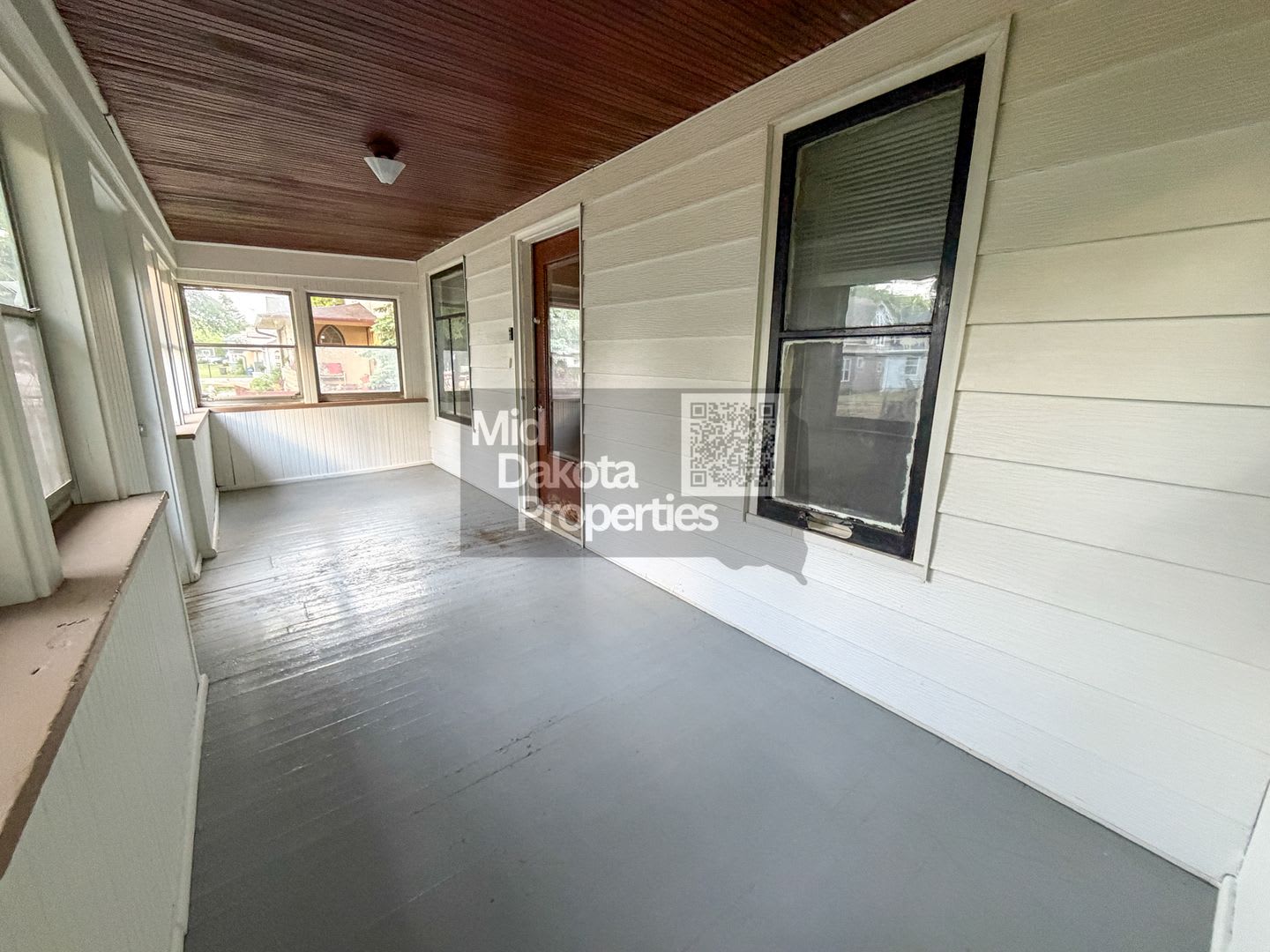 933 E 5th-3 Bedroom House – photo 2