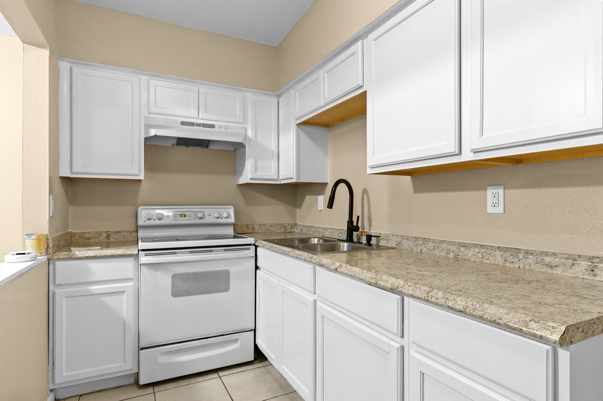 8923 N 40th St Apt 5 – photo 5