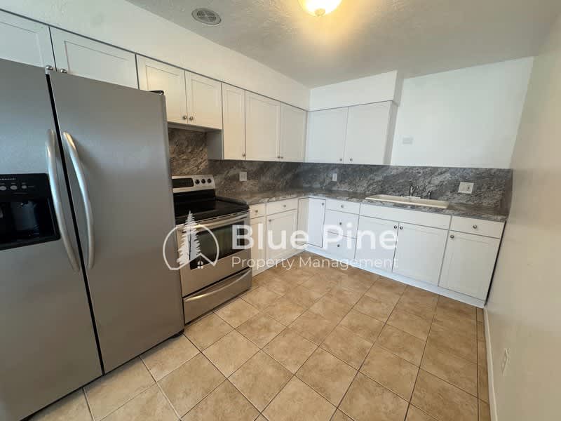 301 East 18th Street – photo 3