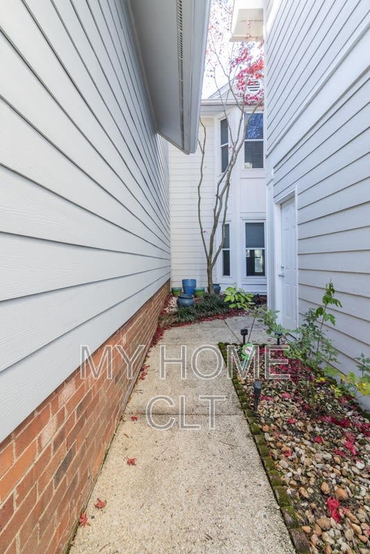 807 Greenleaf Avenue – photo 3