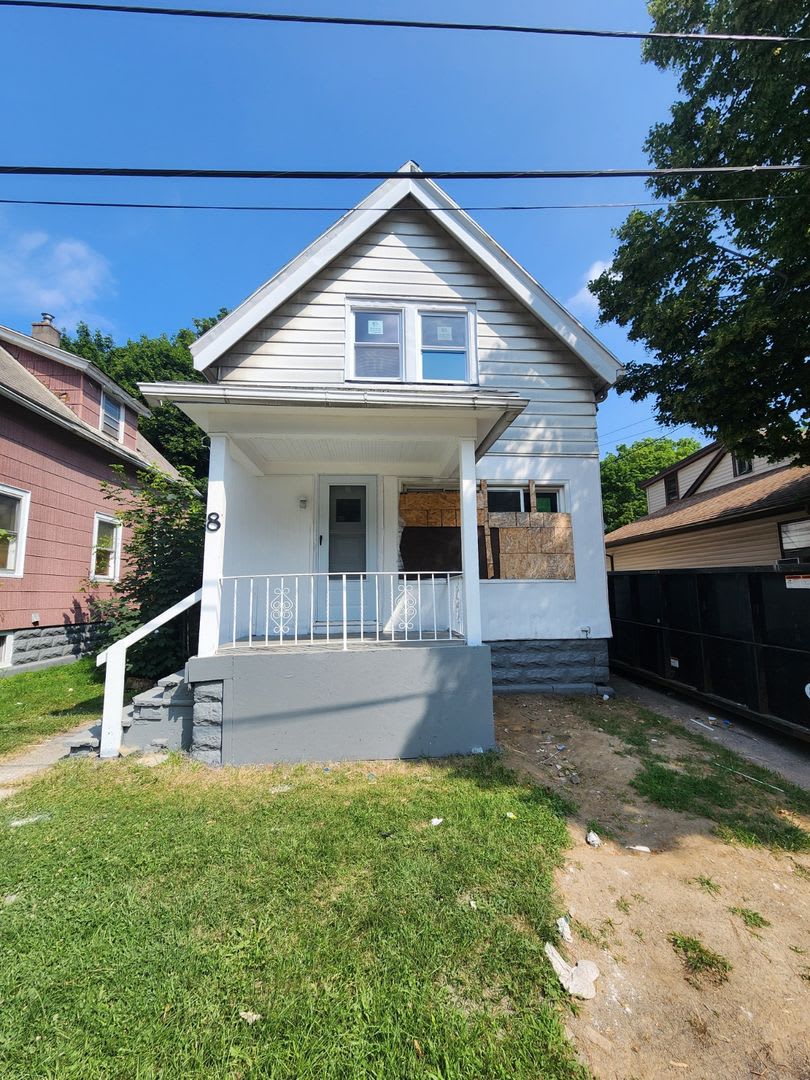 Two Bedroom Single Family Home! – photo 1