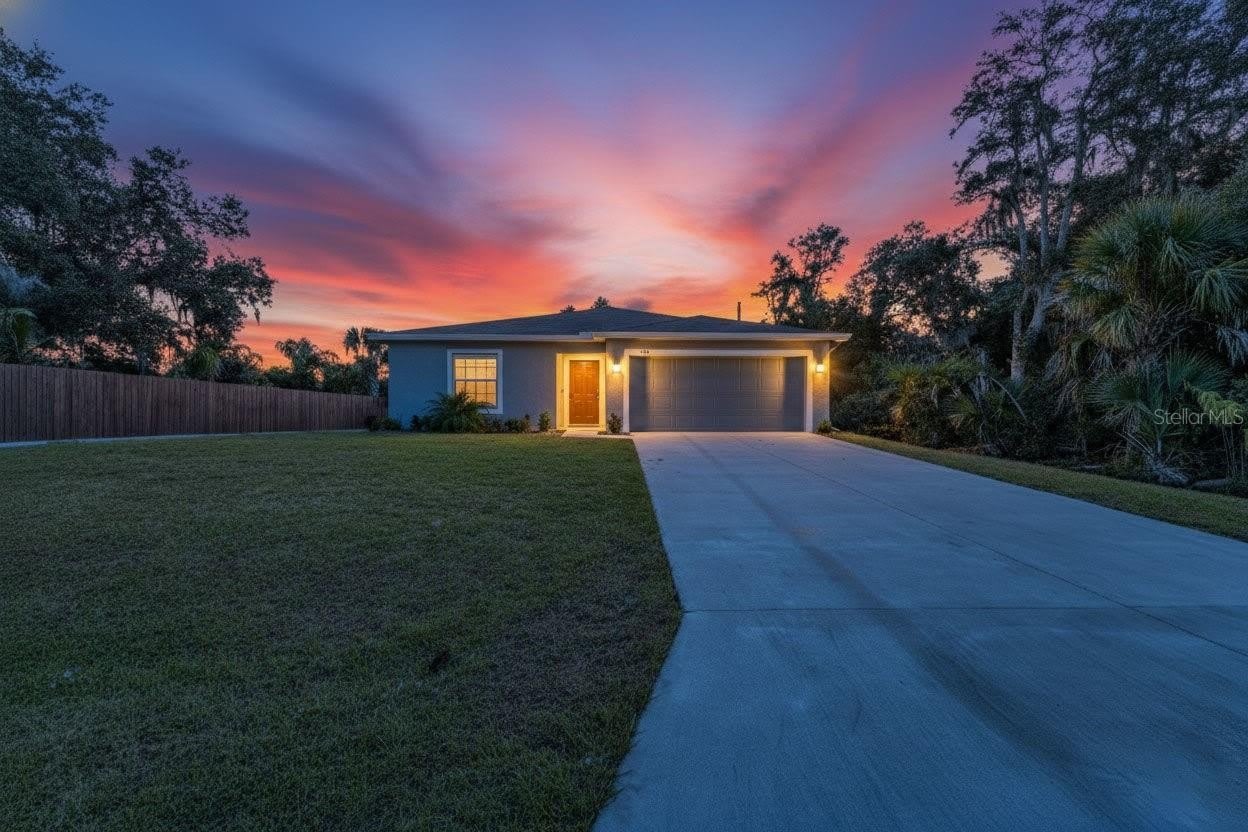 1074 MARCUS Street – photo 1