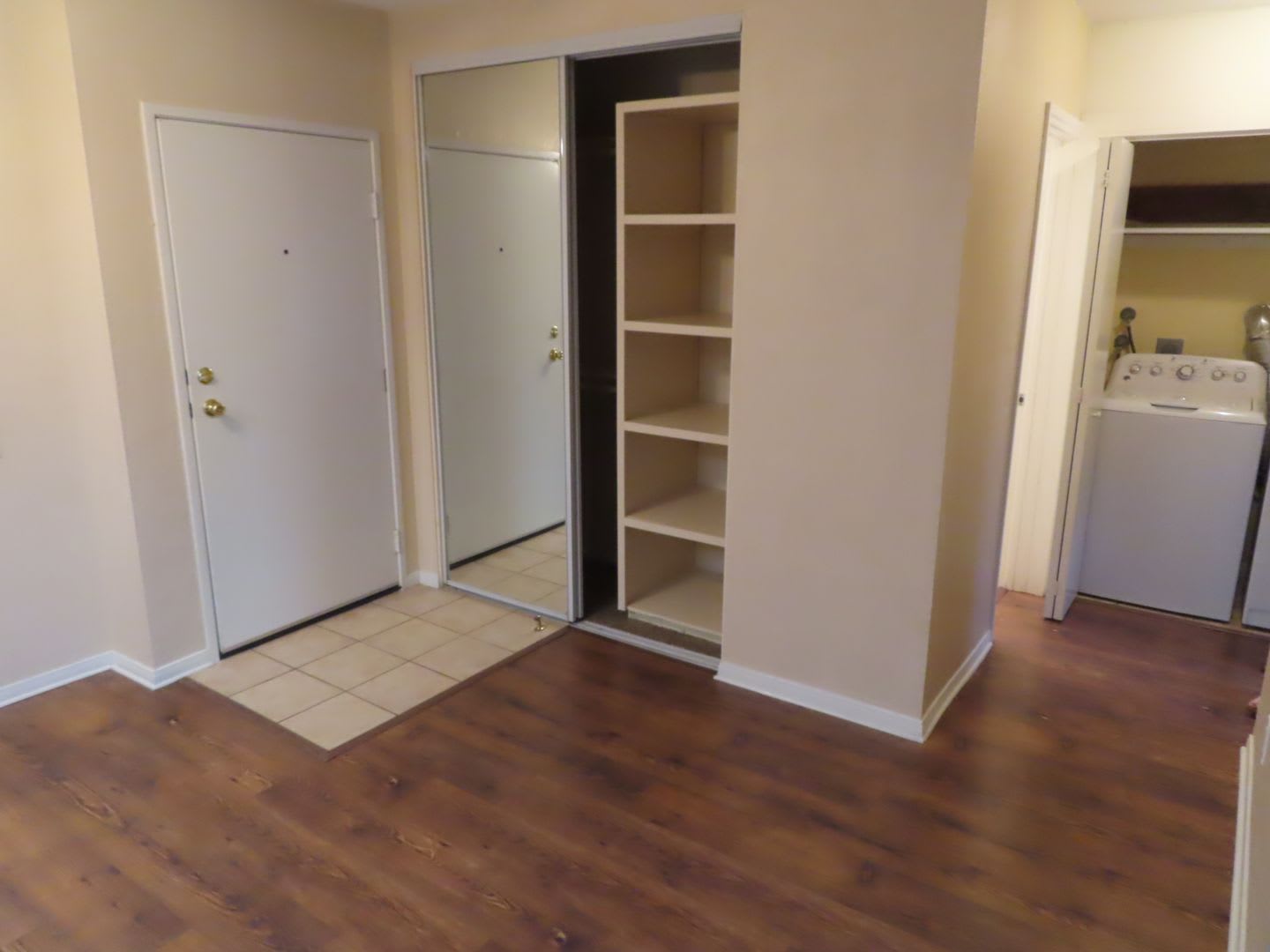 Two Bedroom Condo in Golden Hill – photo 3