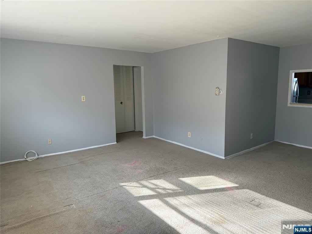 2-18 Virginia Drive – photo 5