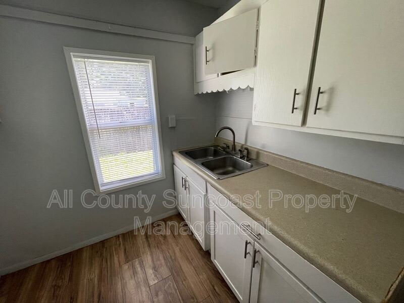 1830 27th Ave N #E – photo 3