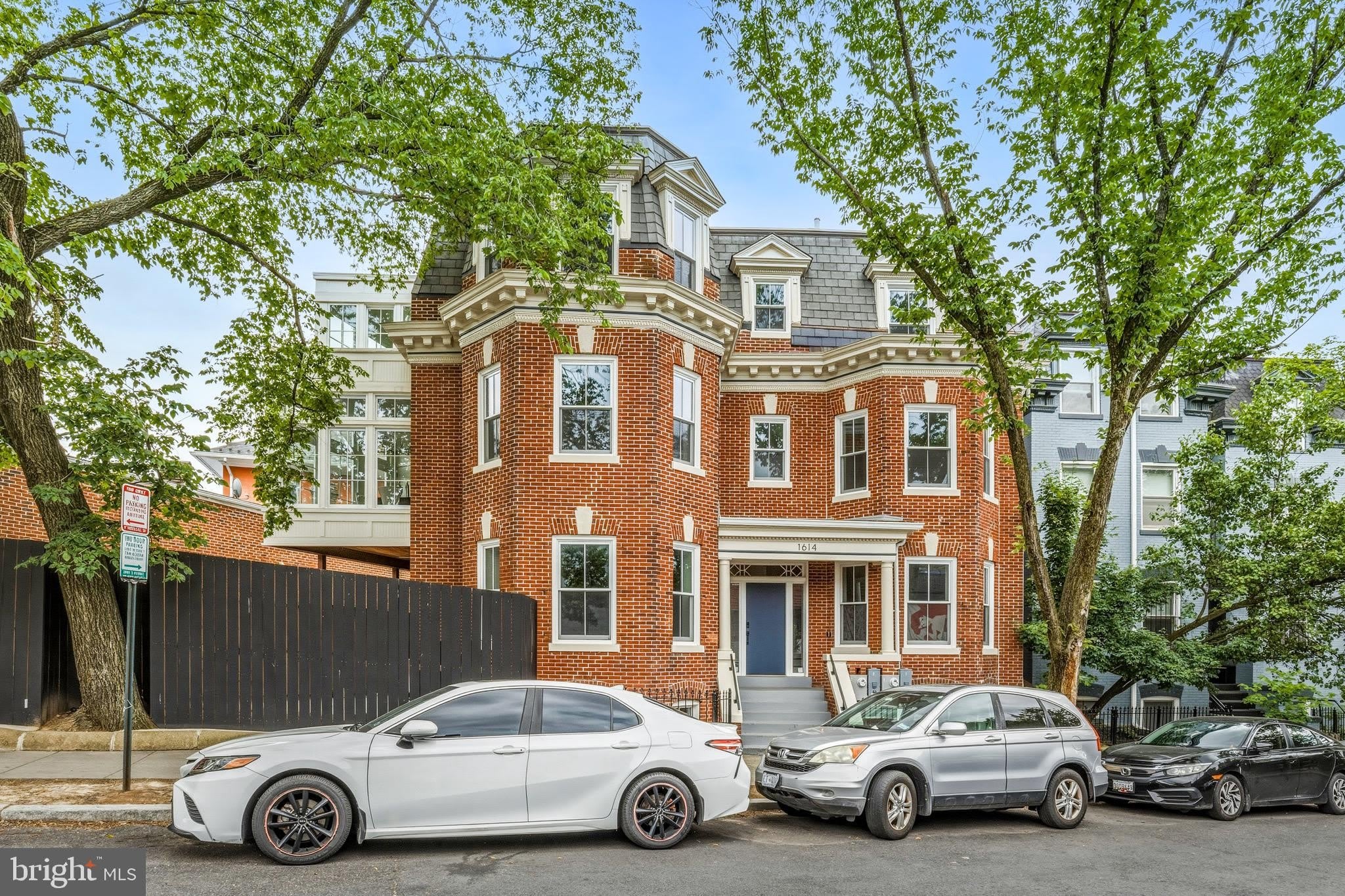 1614 Kilbourne Place Nw – photo 1