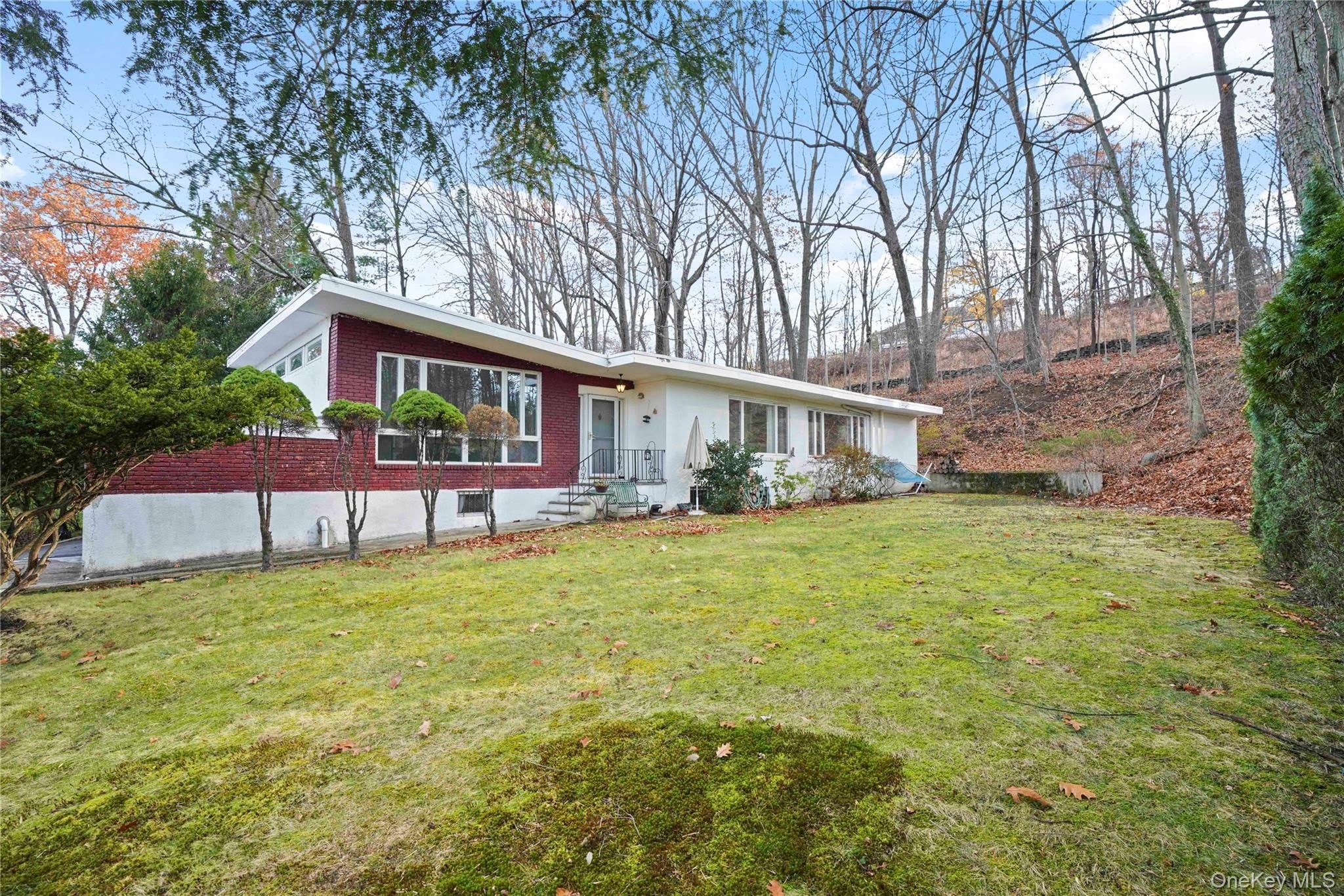 28 Sprain Valley Road – photo 2