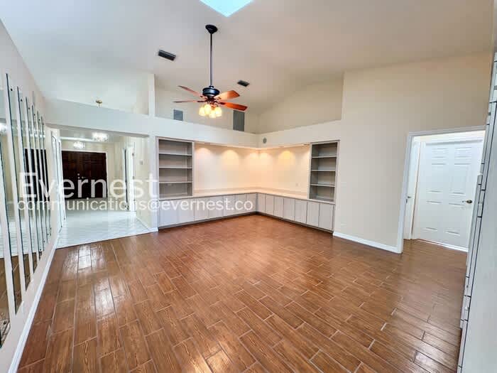 5609 Rosewall Circle – photo 5