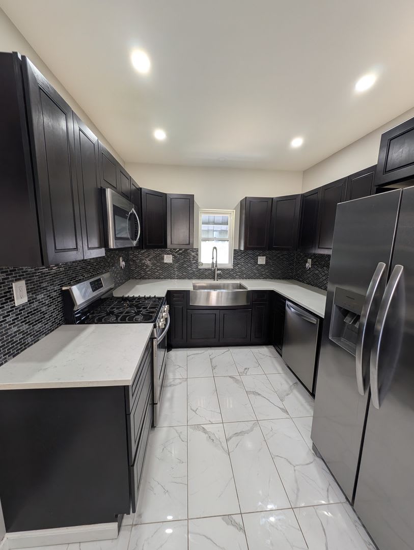 3Bed/2 Bath Home in Southside -- Available NOW! – photo 1