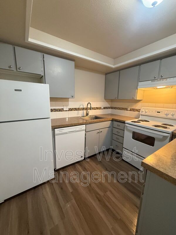 2815 E 19 Street – photo 3
