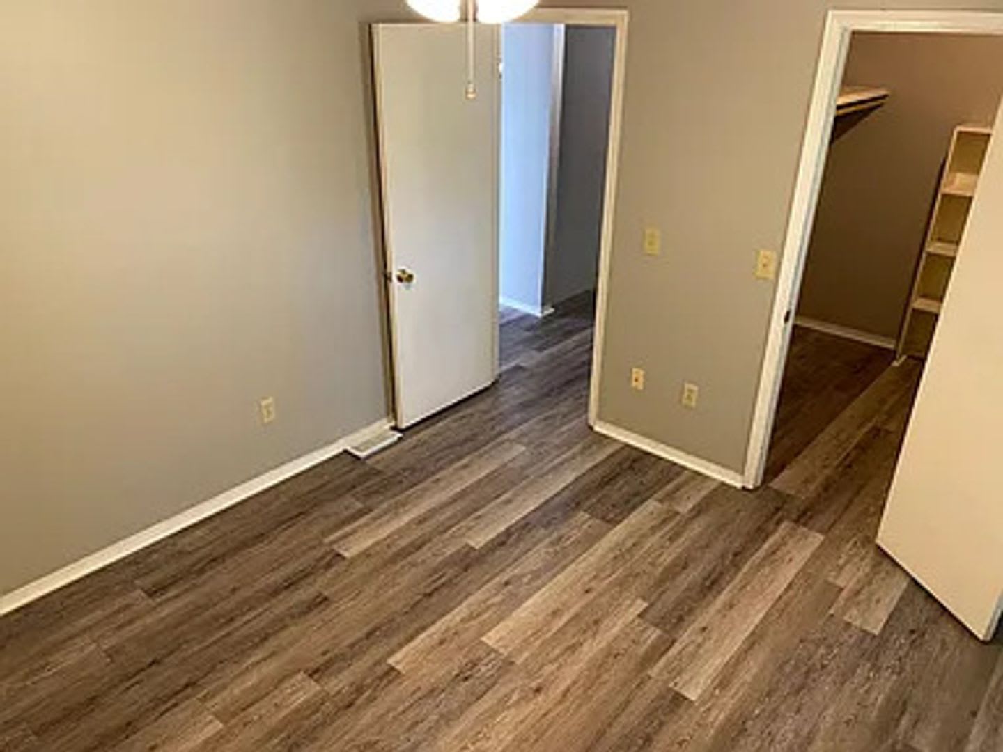 2 Bedroom, 1.5 Bathroom, Two-Story Townhouse with fenced-in backyard in Farmington – photo 4