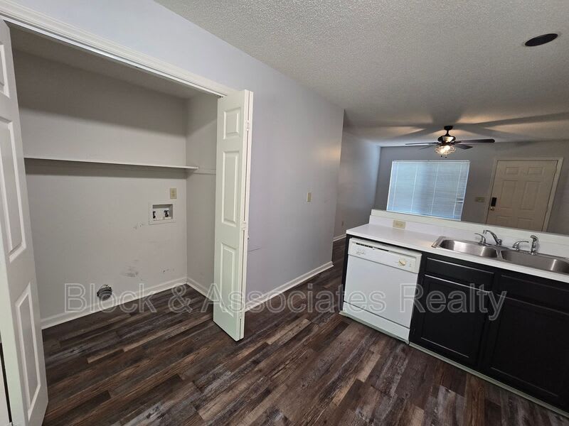 606 English Court – photo 3
