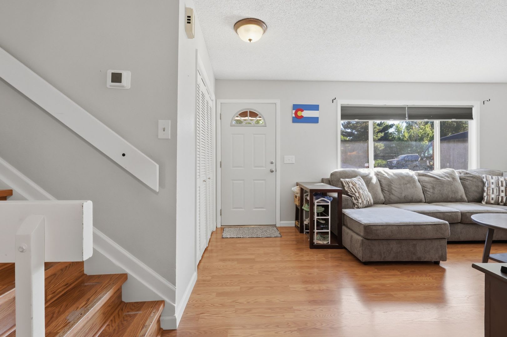 3 Bed 2 1 2 Bath Tri Level Near Downtown Castle Rock – photo 2
