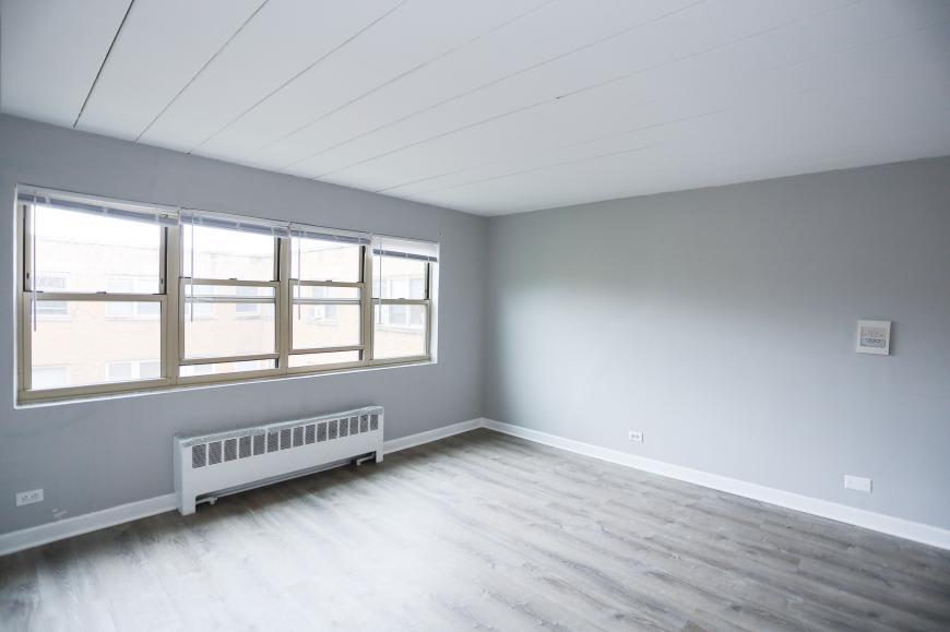 5649 North Christiana – photo 1