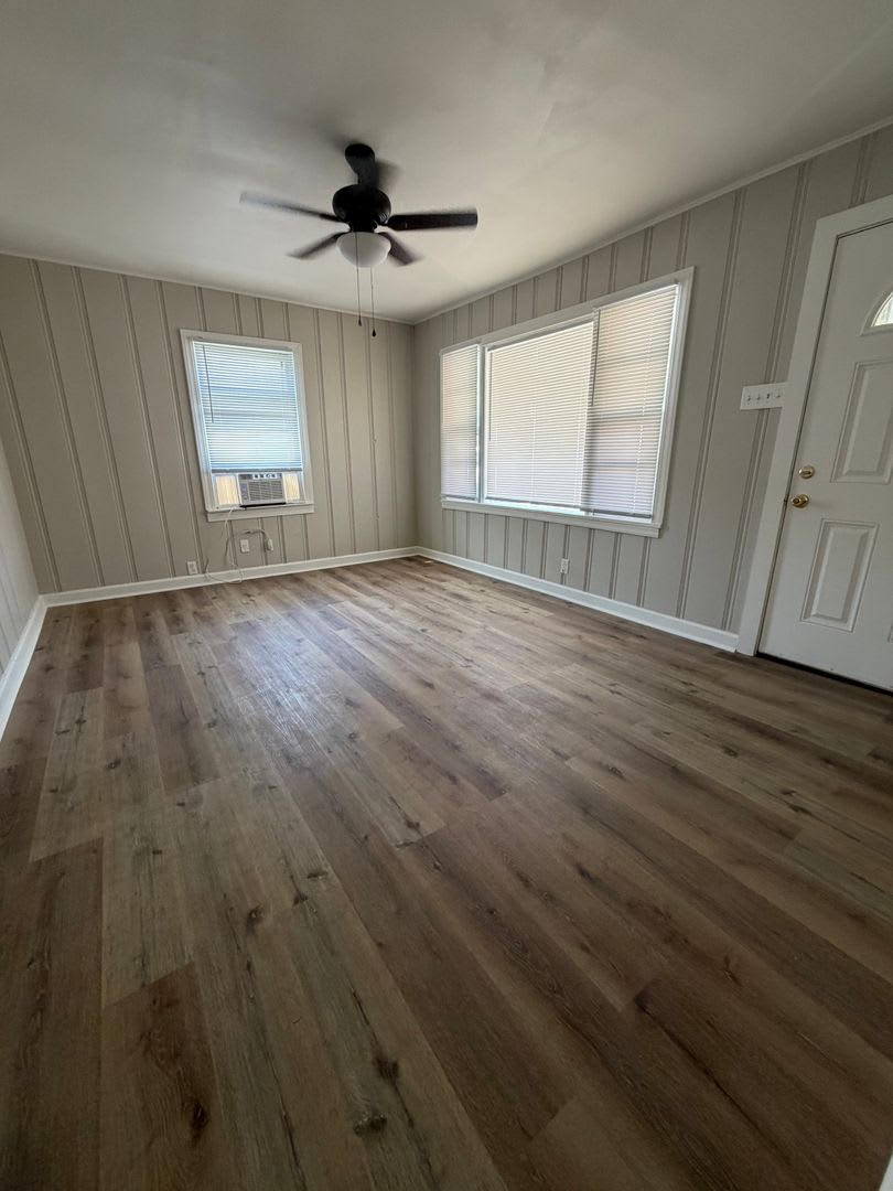 COMPLETELY RENOVATED! BEAUTIFUL BEMIS LIVING!!!! AVAILABLE NOW! – photo 2