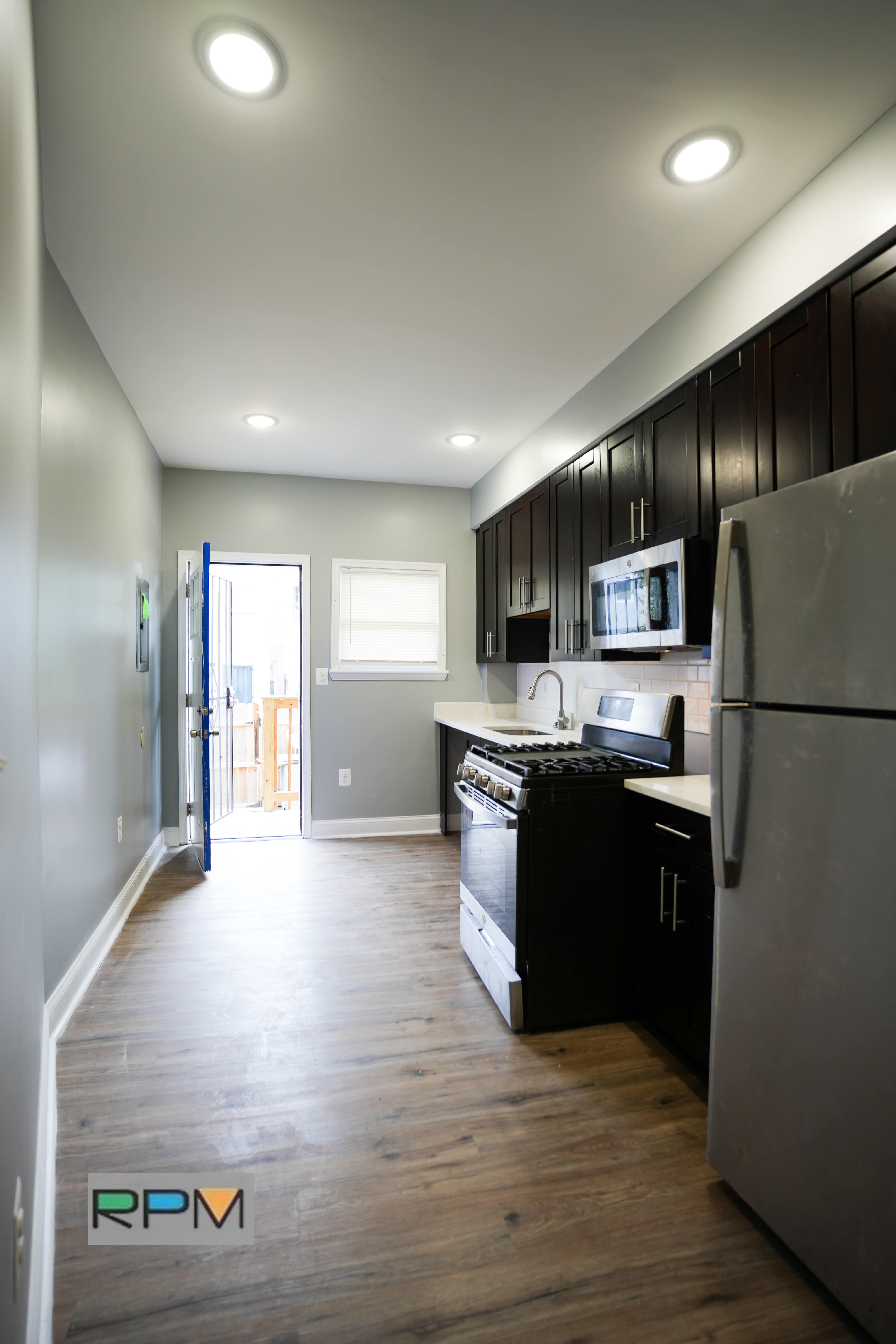 1615 N Spring St – photo 2