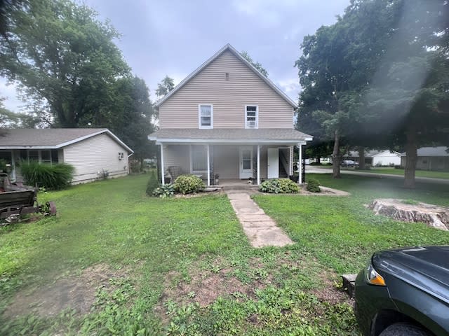 208 2Nd Street 3 – photo 2