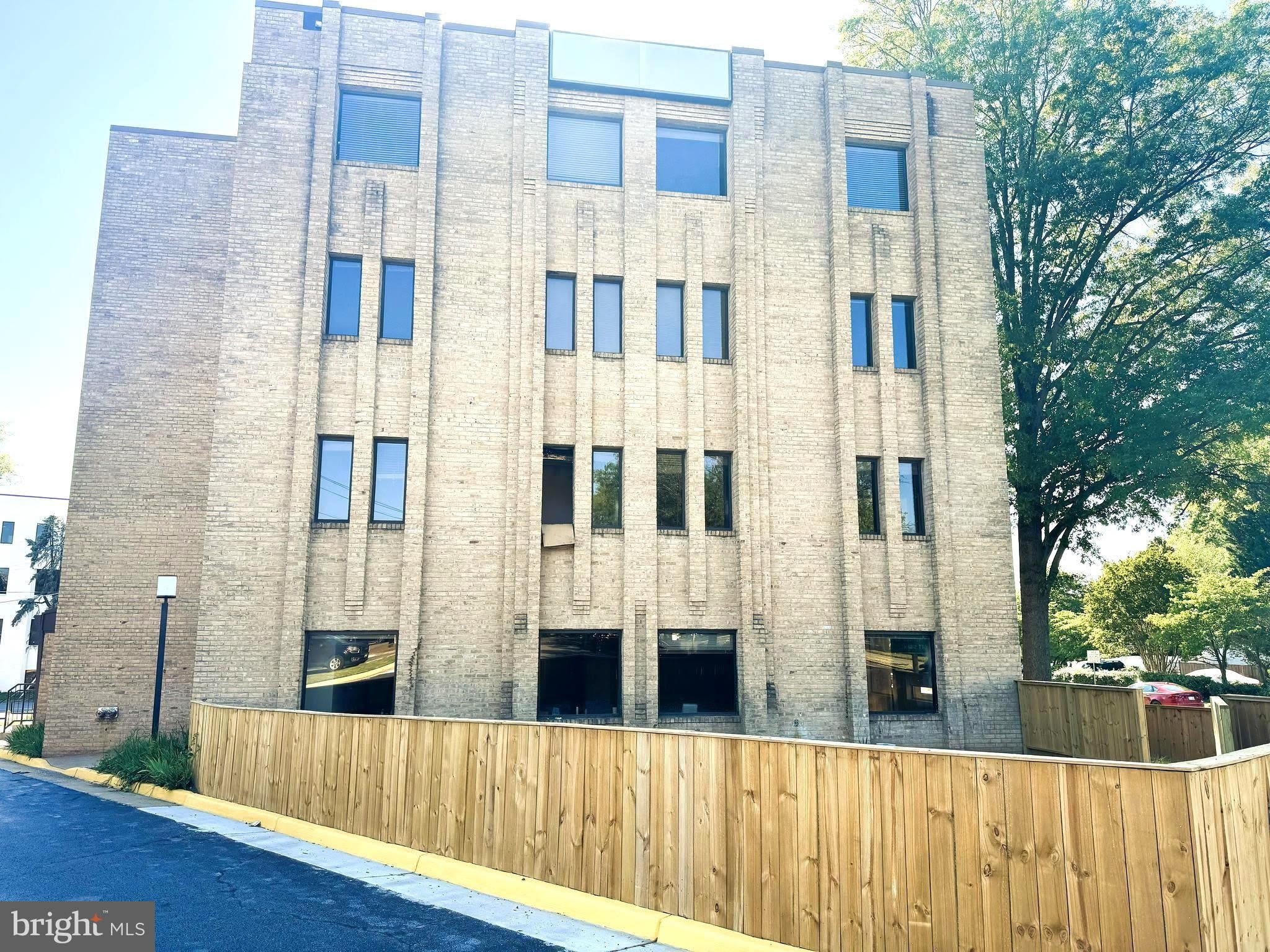1307 DOLLEY MADISON Boulevard – photo 2