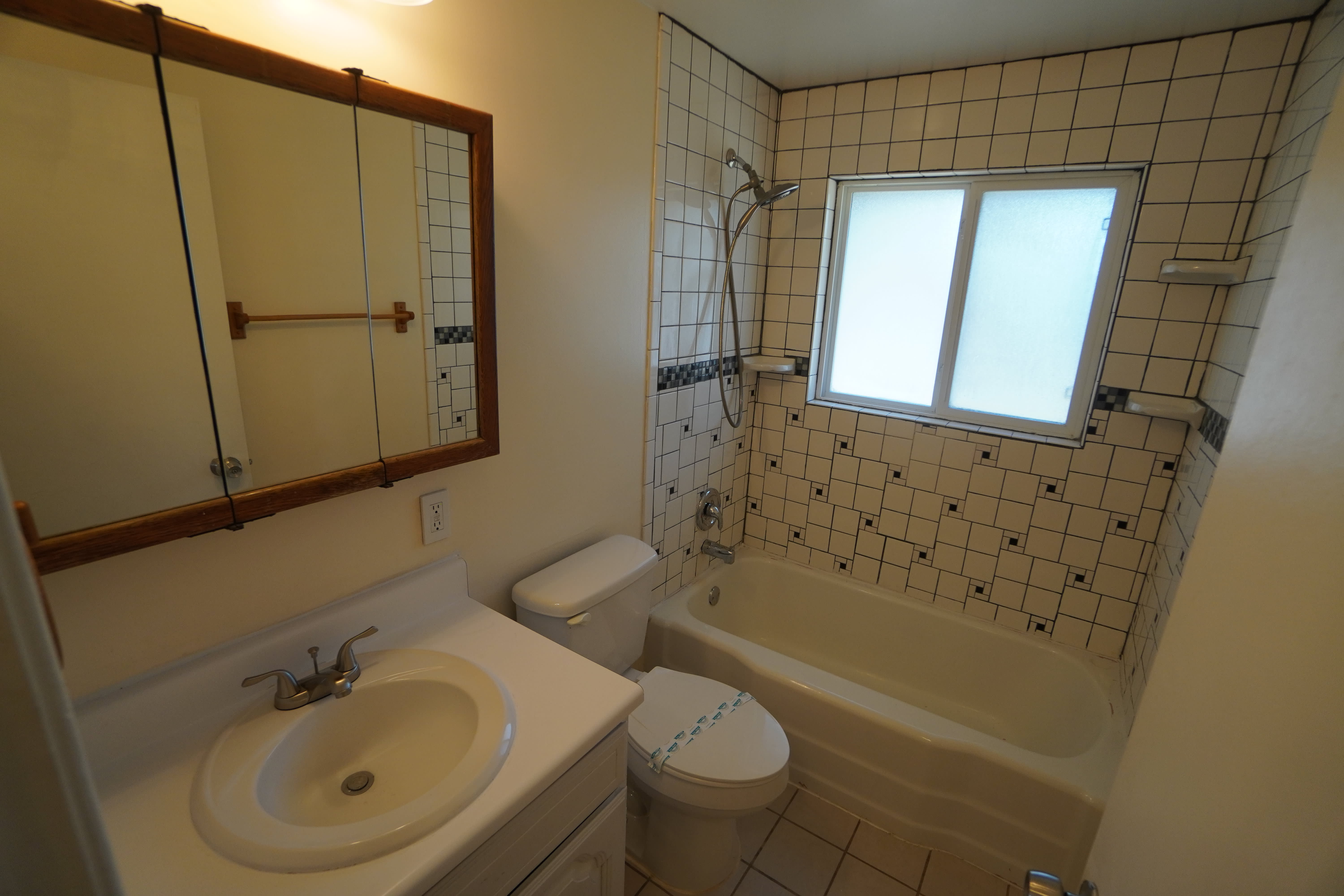 277 W 2300 N – photo 3