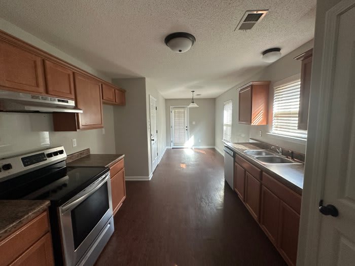 5674 Sycamore Woods Drive – photo 5