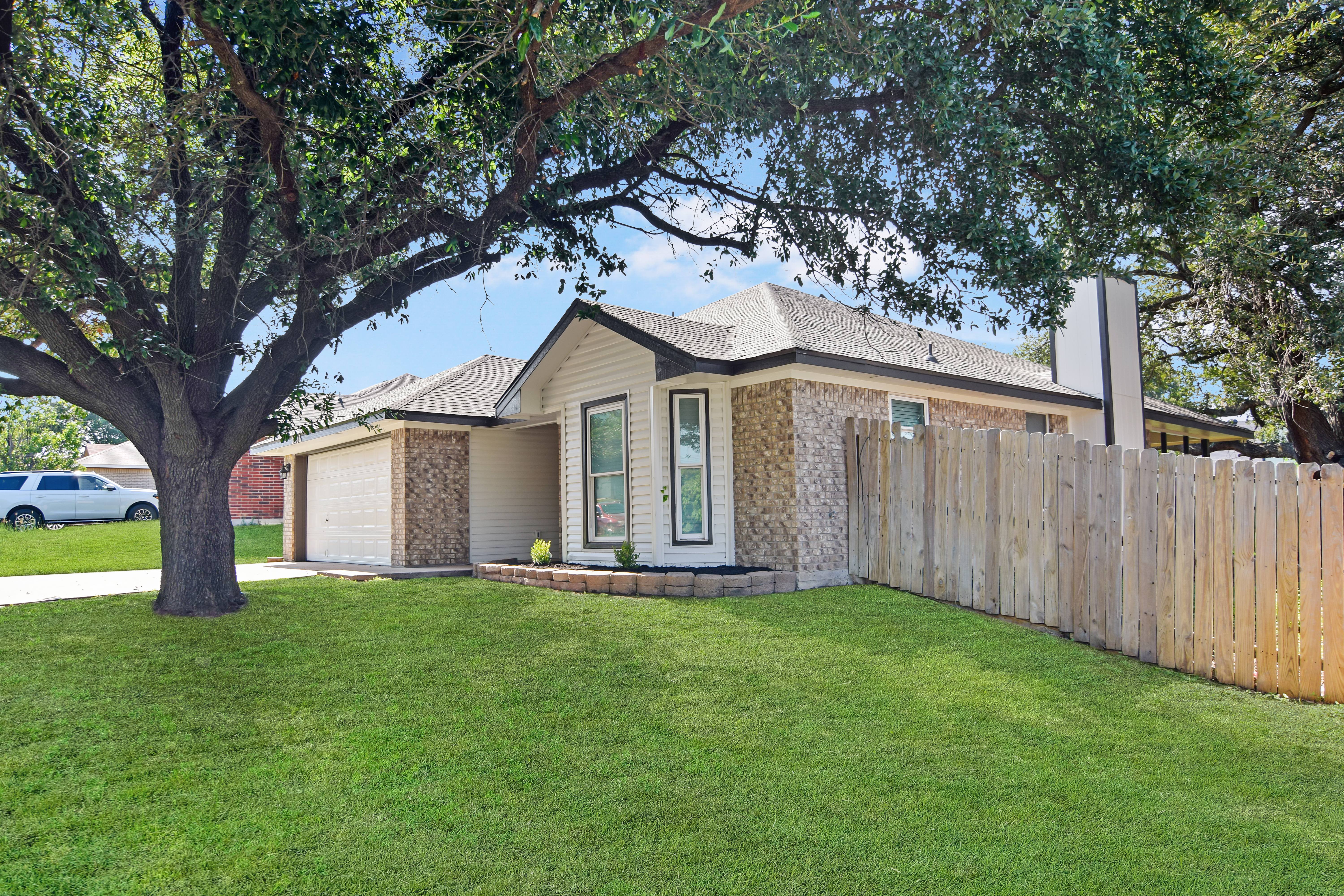 2806 Fieldstone Dr – photo 3