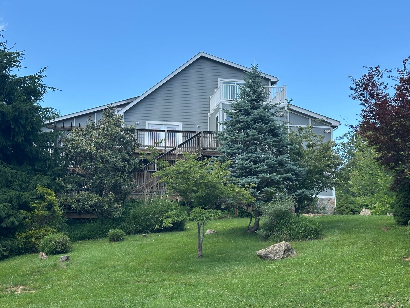 Country Living, but still close to it all – photo 2