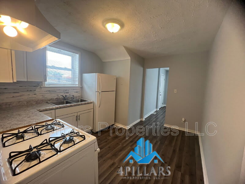 1311 E Columbus Dr – photo 2