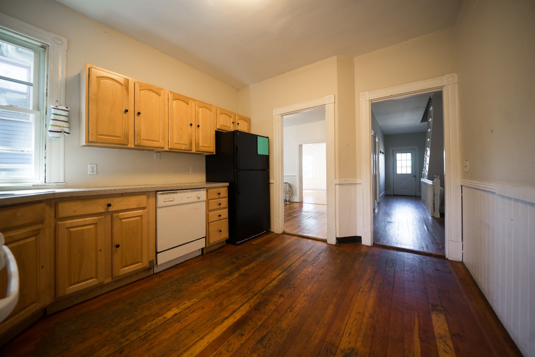 452 Centre St – photo 2