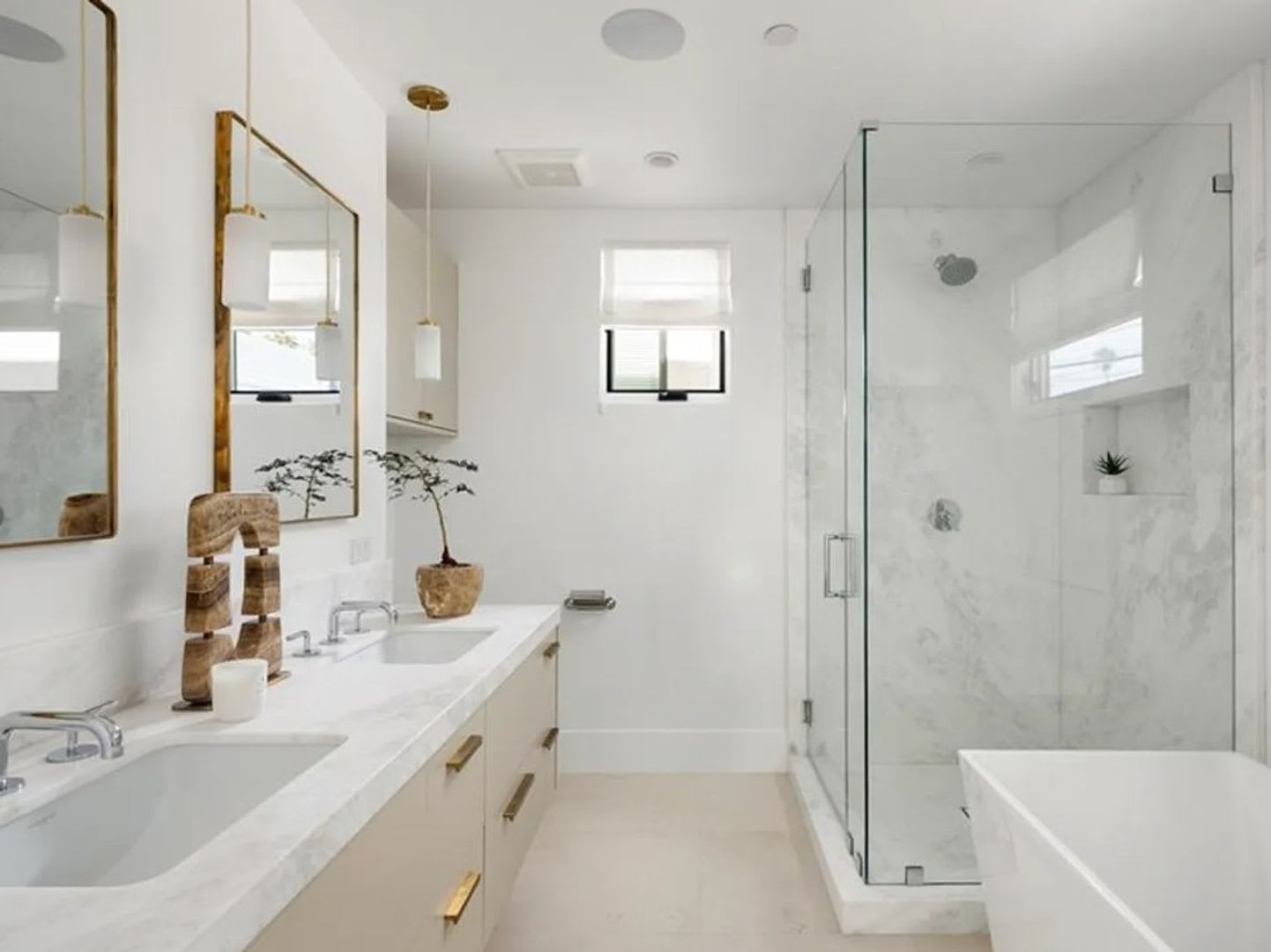 Coastal Luxury Retreat In The Heart Of Corona Del Mar Village Available For Monthly Executive And Vacation Rentals – photo 5