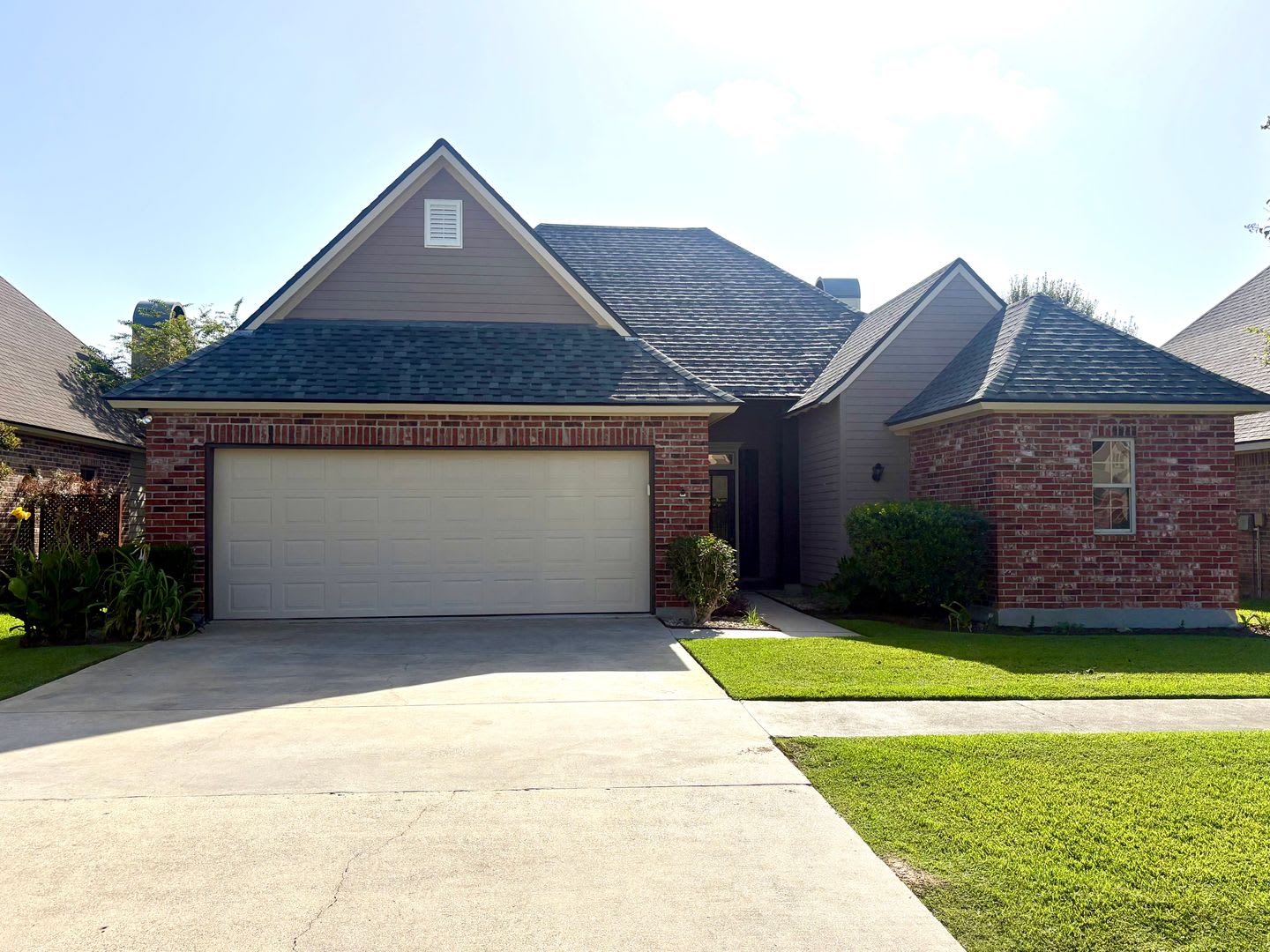 3 Bedroom, 2 Bath Home Available Now in Mirimar Subdivision! – photo 1