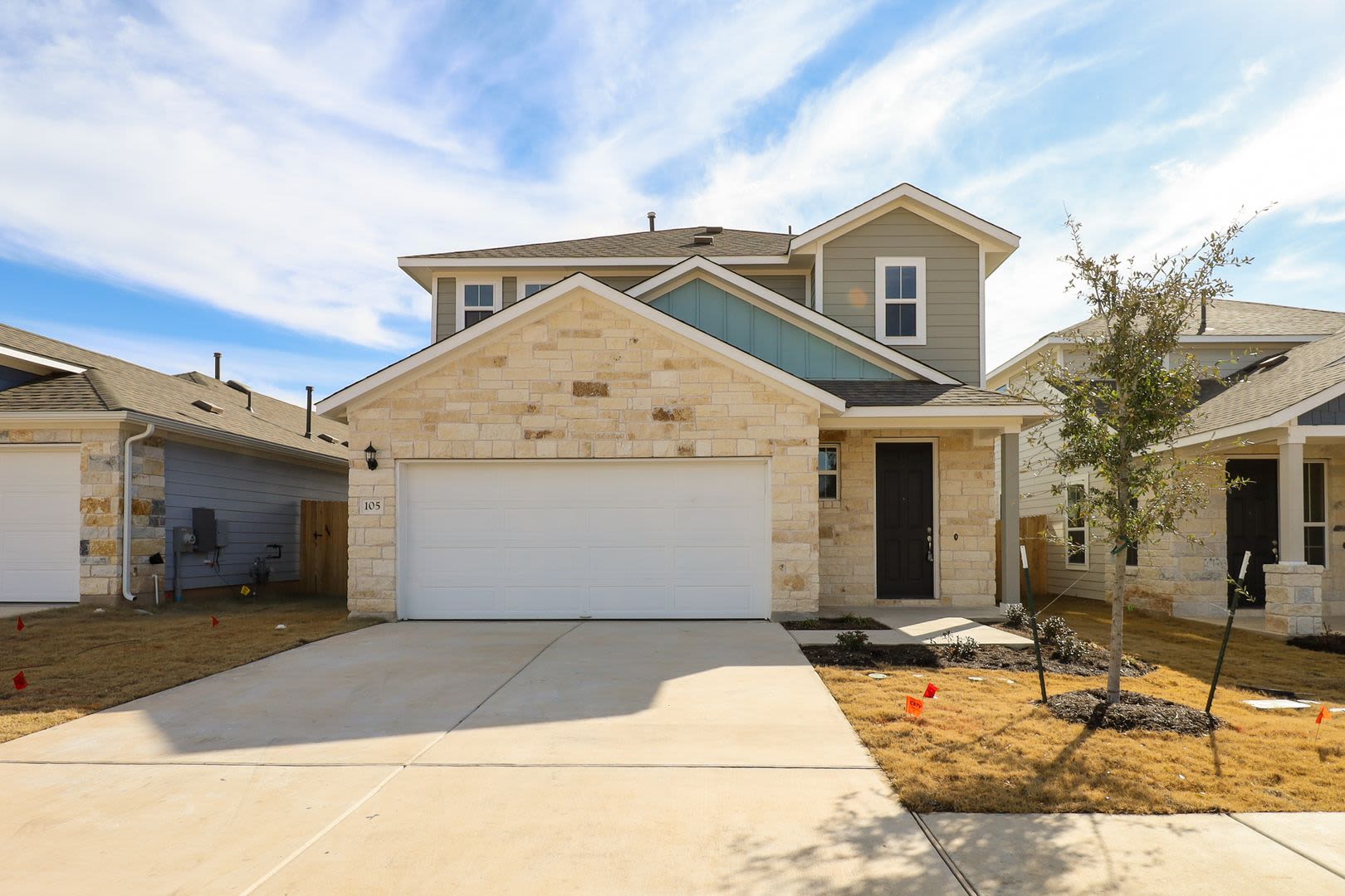 Beautiful 3-Bedroom Craftsman Home with Oversized Backyard in MorningStar – photo 1