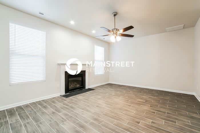 1445 Lombar Street – photo 2
