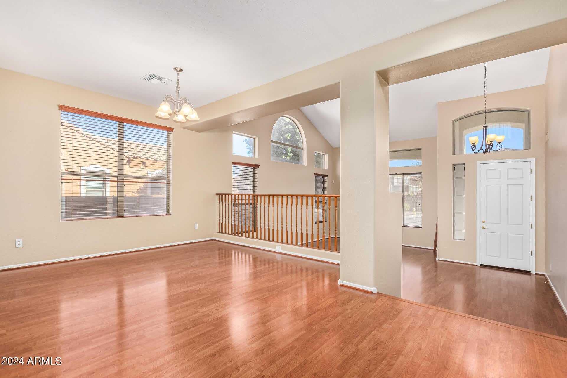 504 N SWALLOW Lane – photo 5