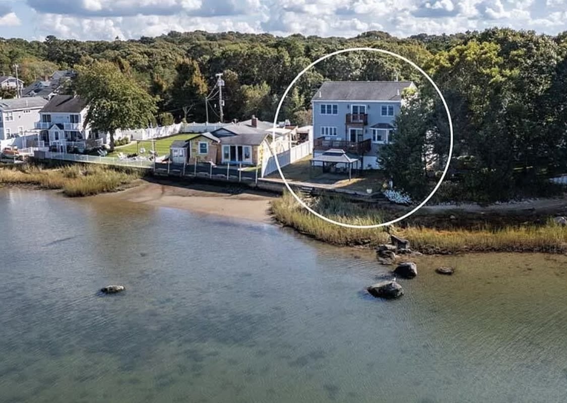 22 Cove Street – photo 2