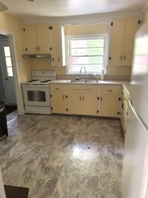 7610 Montrose Avenue – photo 2