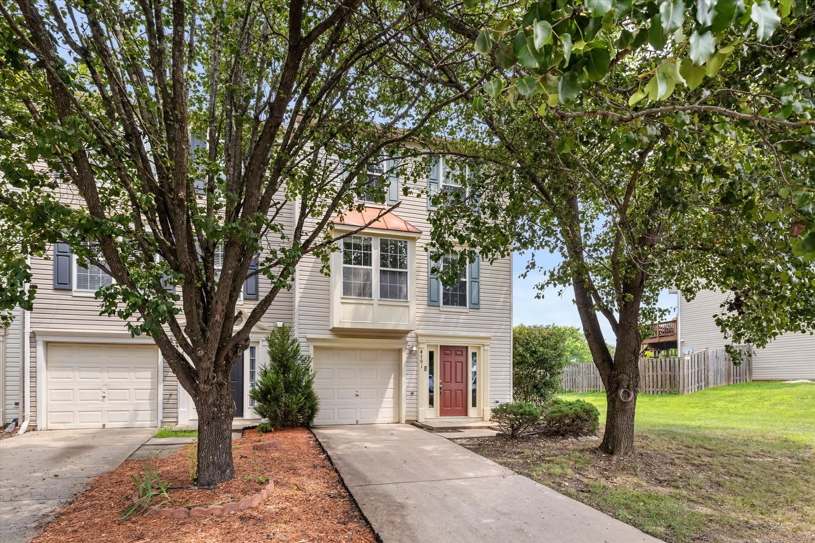 End-Unit Townhome in Spotsylvania! – photo 2