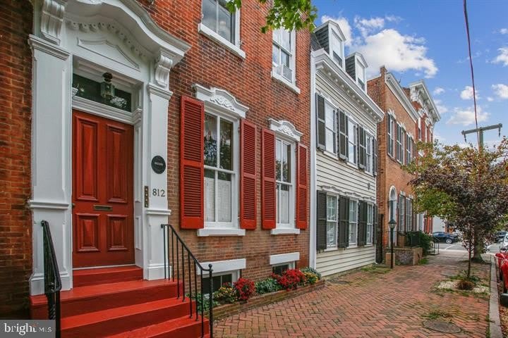 812 PRINCE Street – photo 2