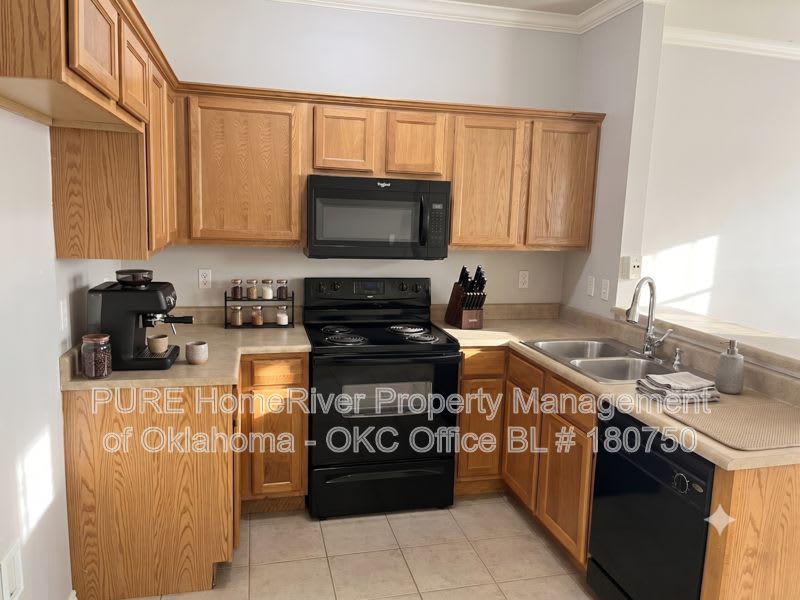 11139 SW 5th St – photo 3