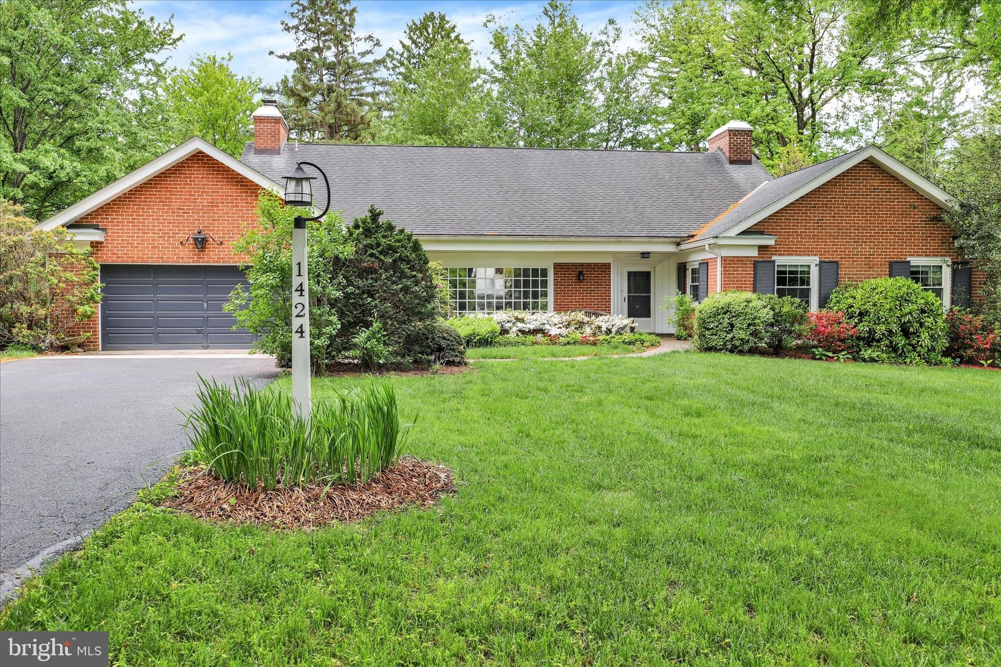 1424 Center Road – photo 2