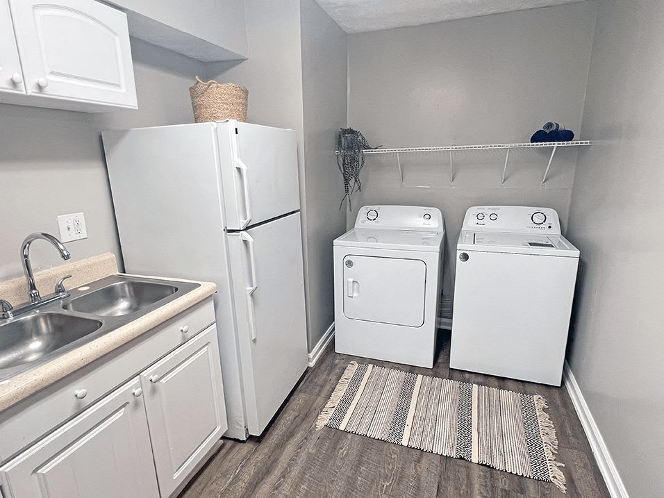 Pine Grove Apartments – photo 5