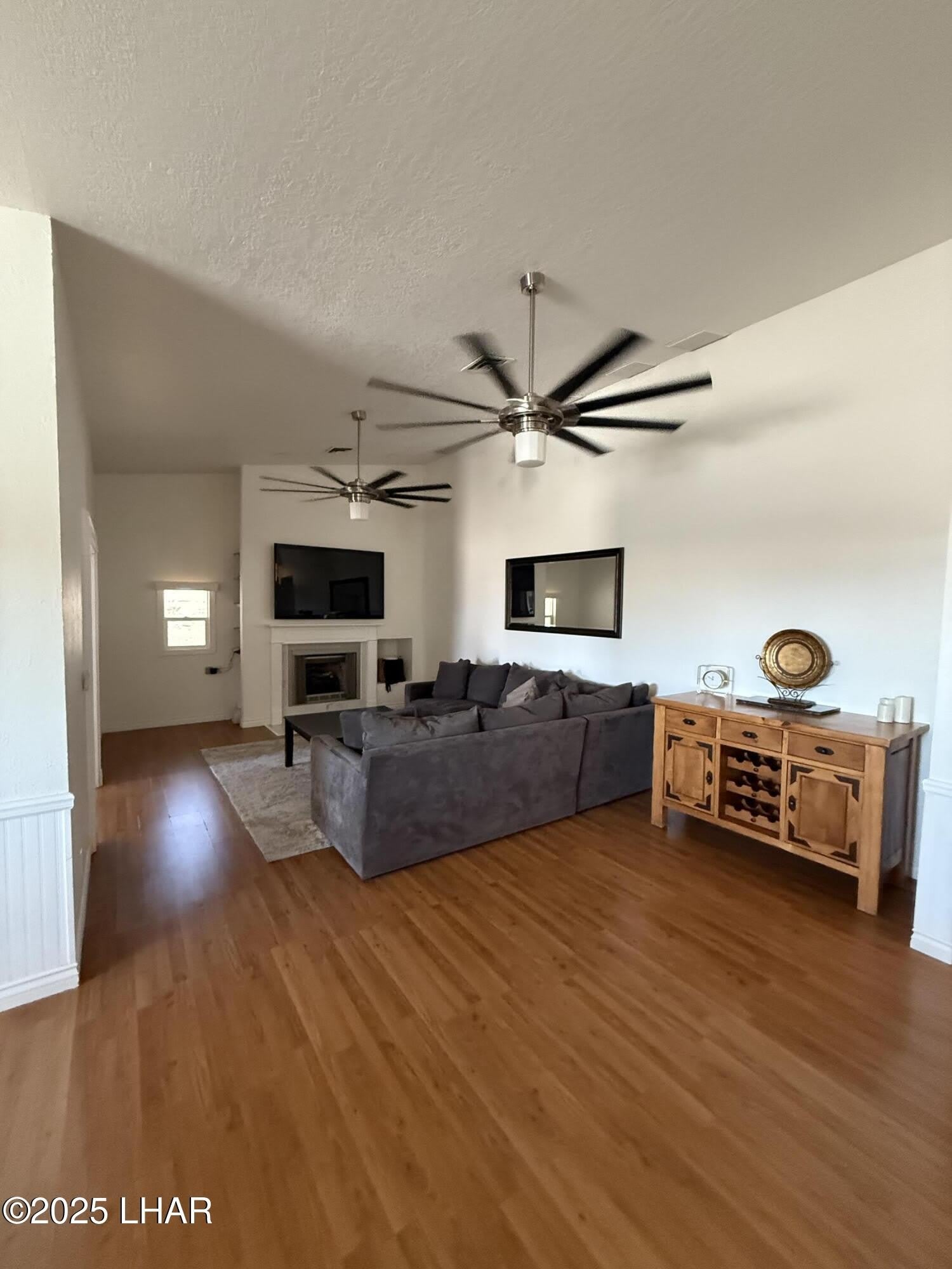 3231 Daytona Ave – photo 4