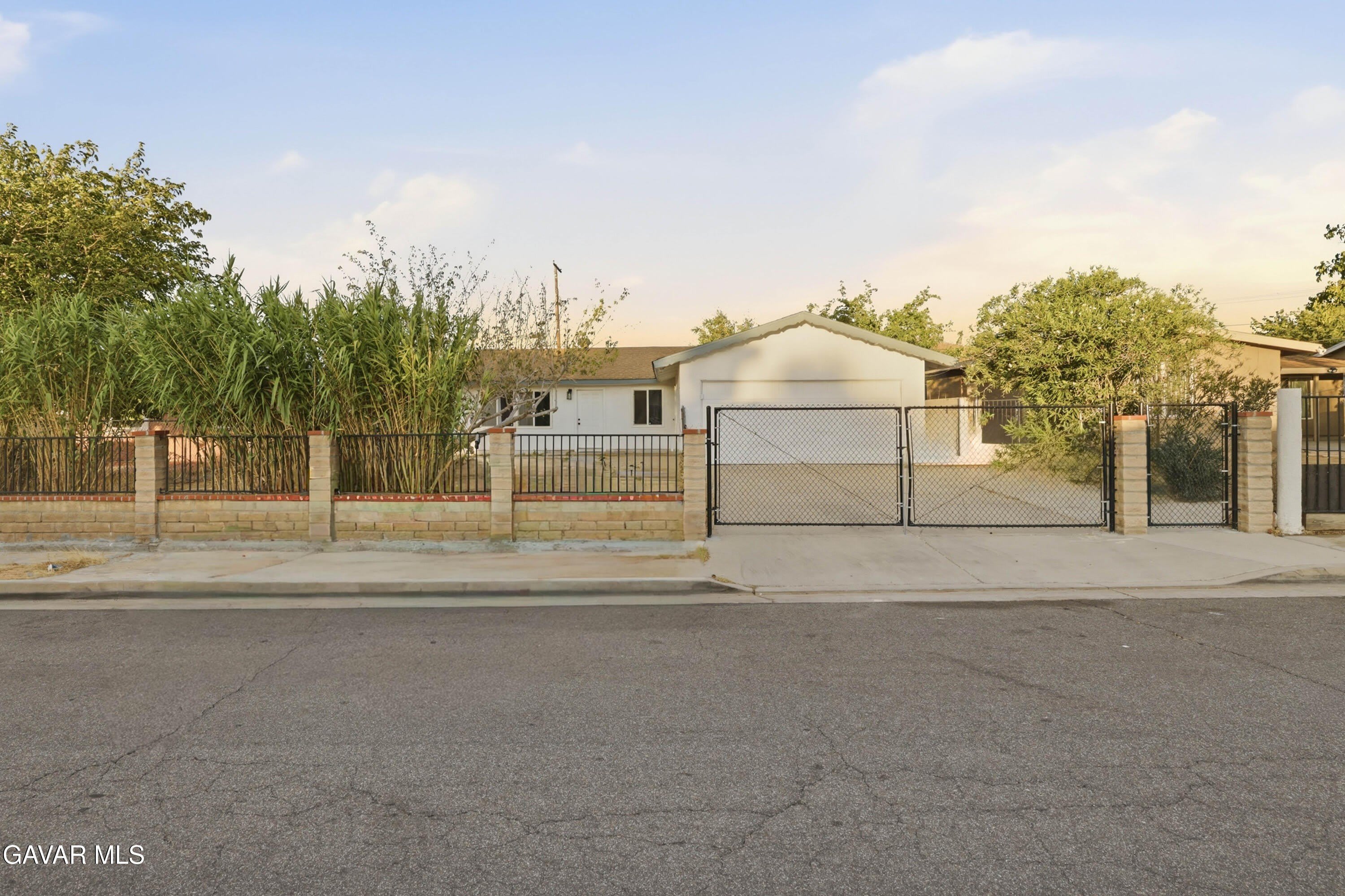 38466 Sumac Avenue – photo 1