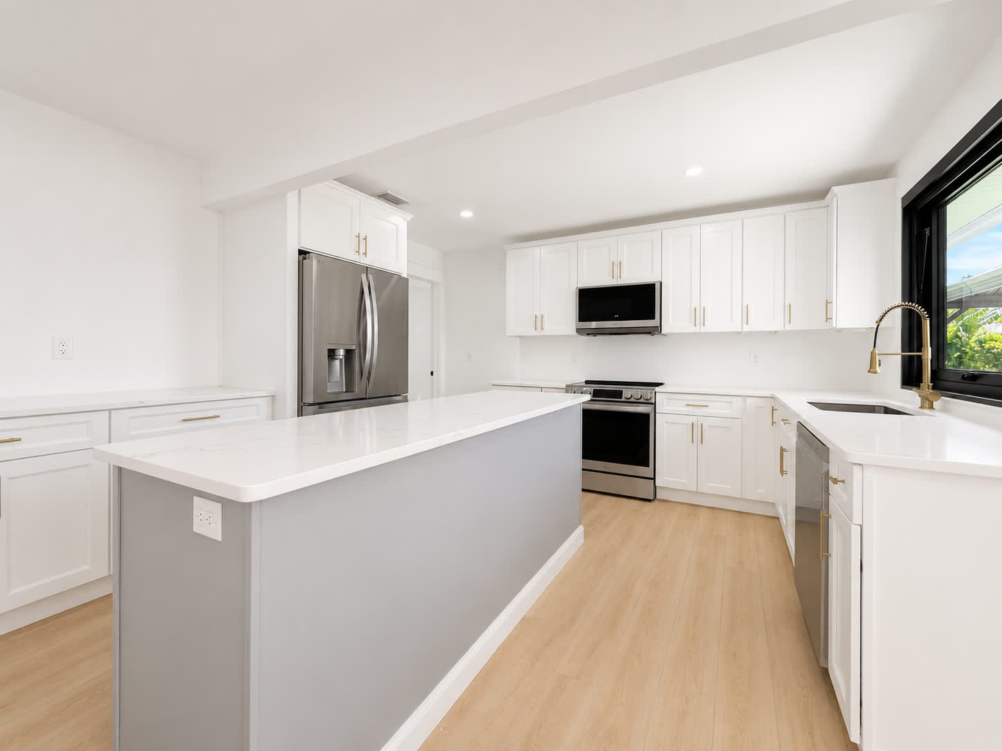 5419 4th St. – photo 3