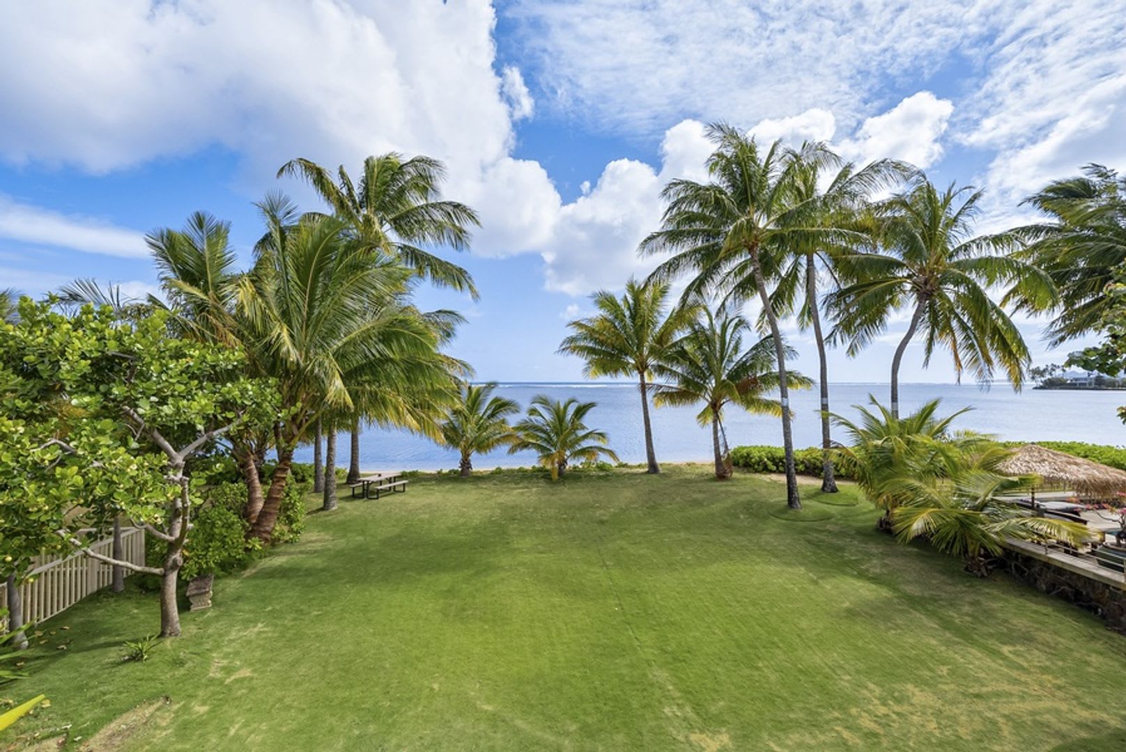 Honolulu Beachfront Retreat: Lux Beachfront Retreat w/ Ocean Views & Private Beach – photo 3