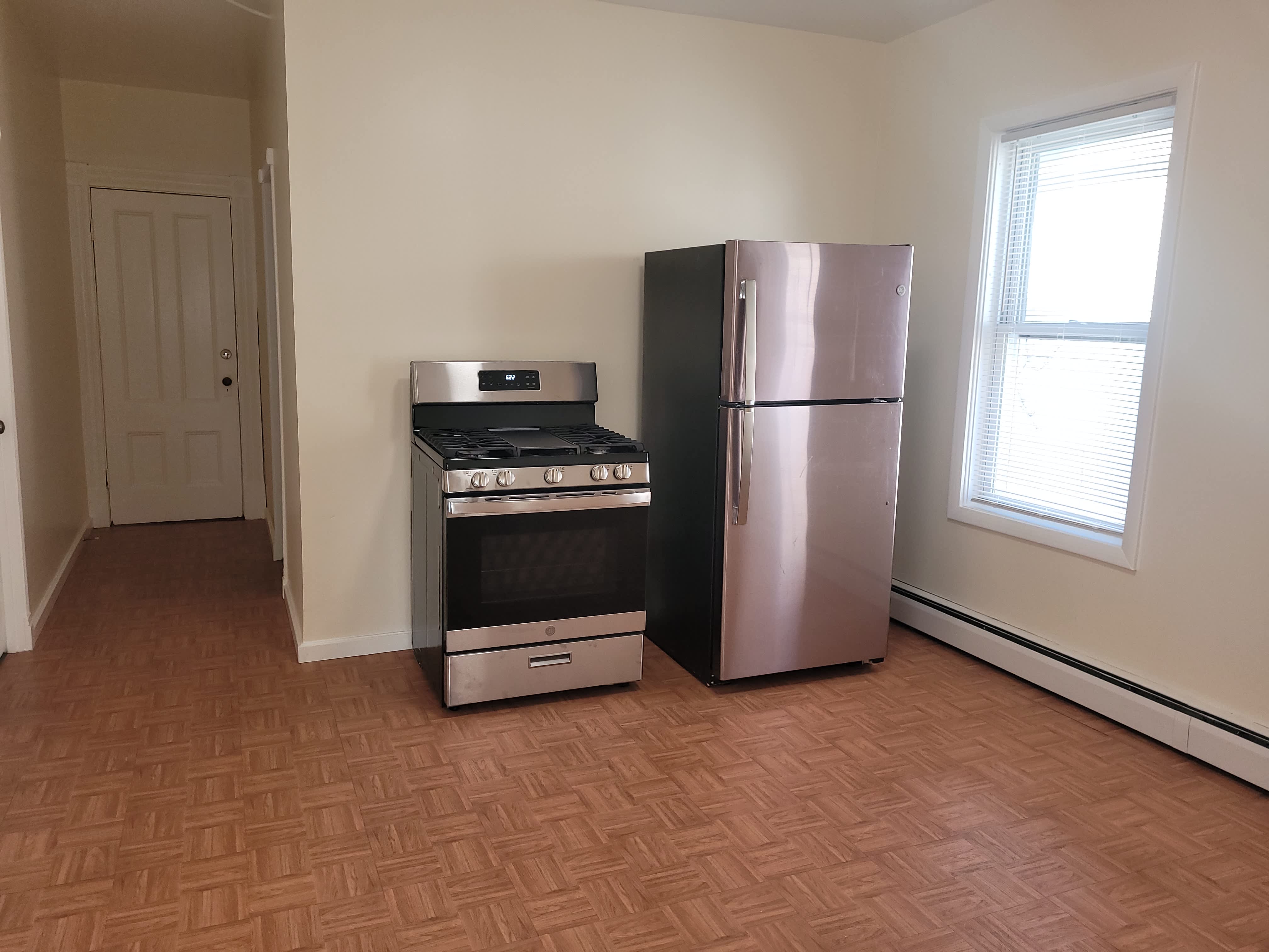 182 Pleasant Street – photo 3