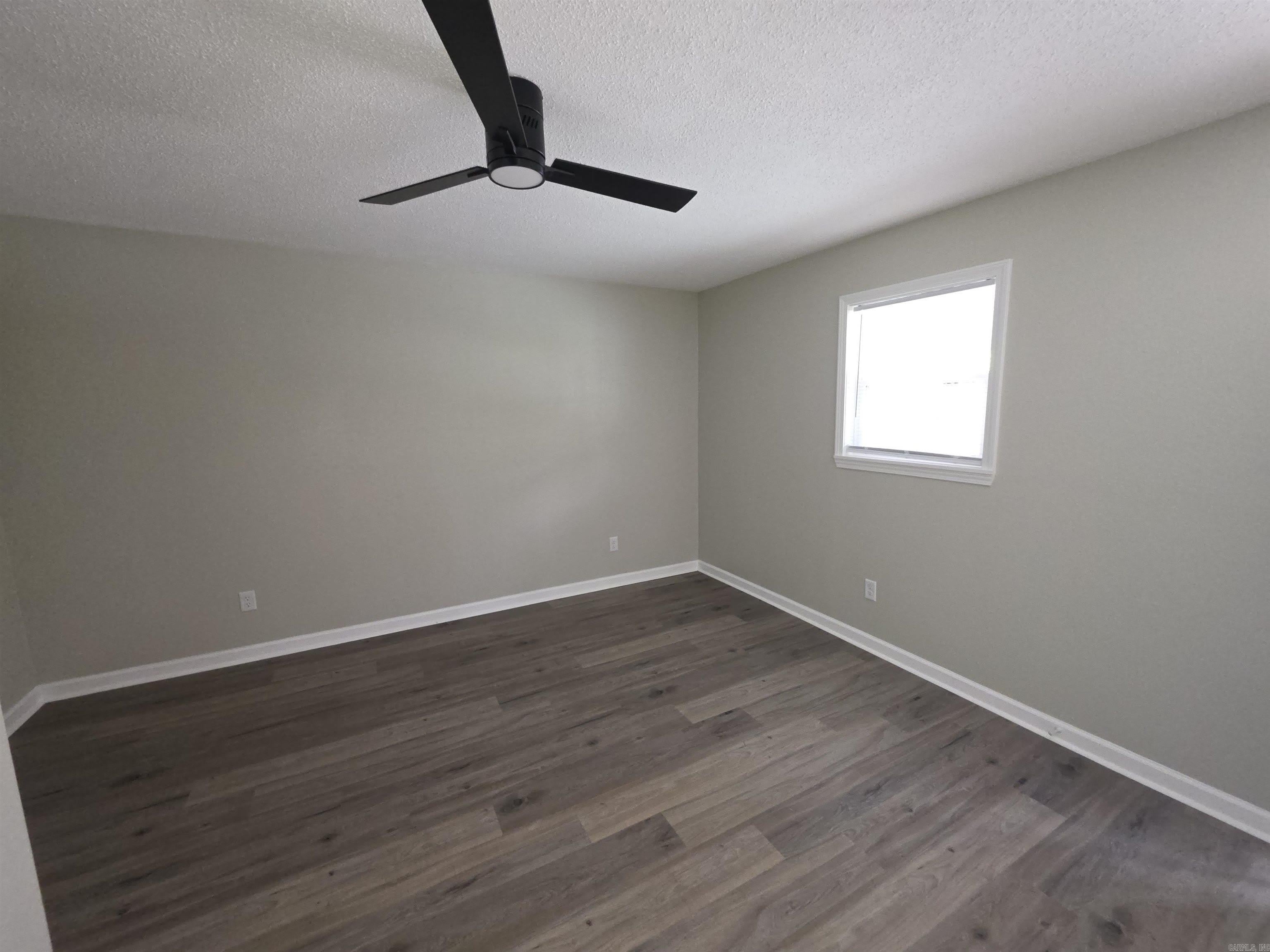 2718 Kenwood Road – photo 2